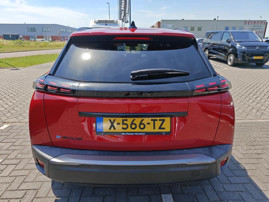 Peugeot E-2008