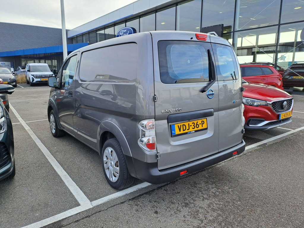 Nissan E-nv200