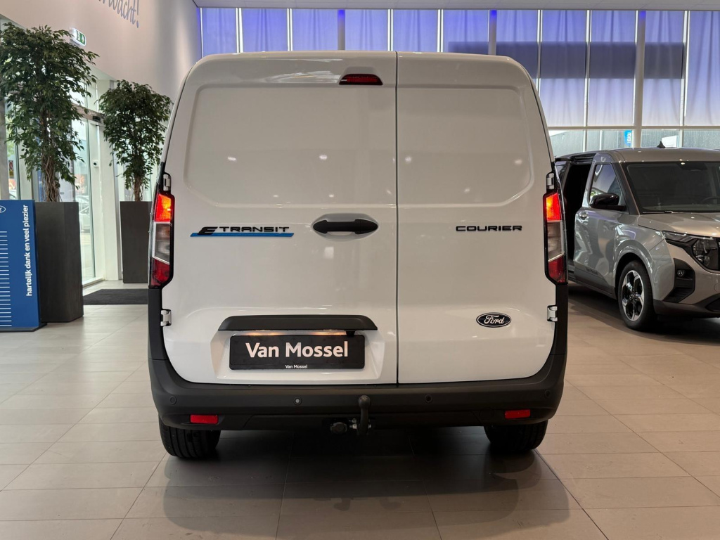 Ford E-transit Courier