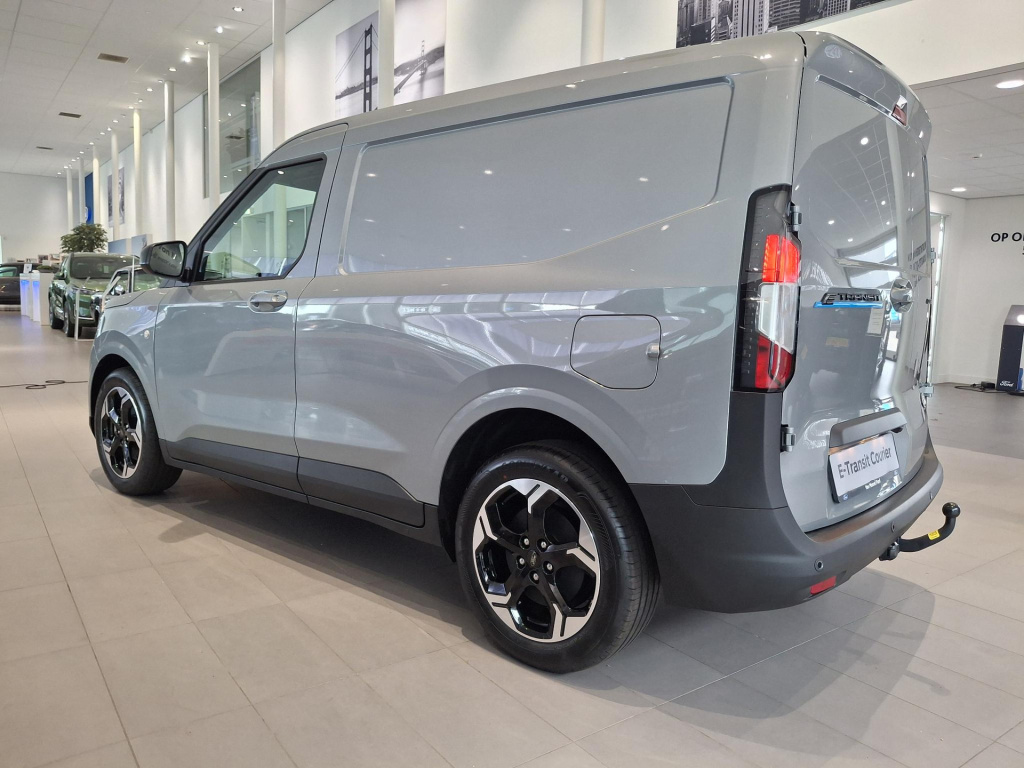 Ford E-transit Courier