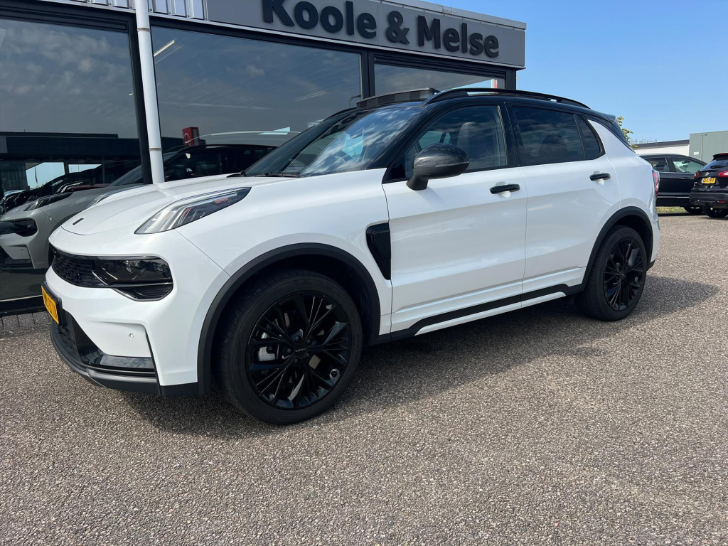 Lynk & Co 01