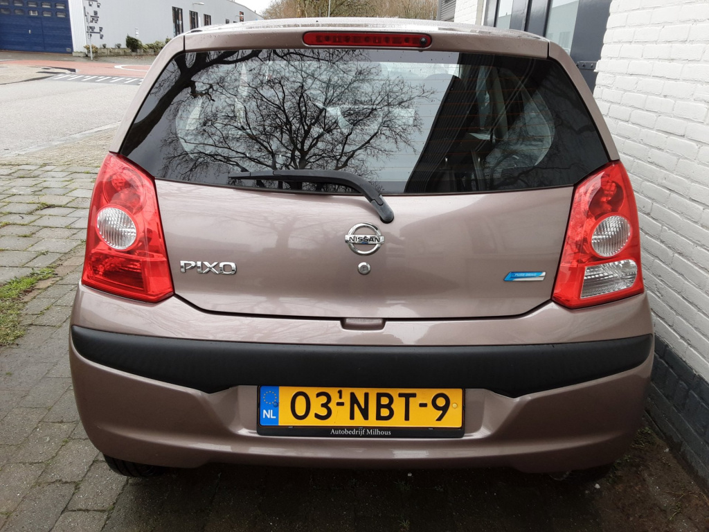 Nissan Pixo
