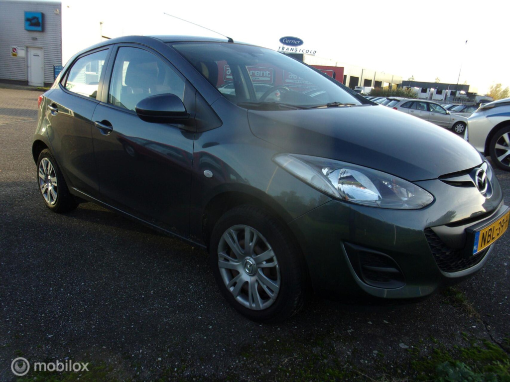 Mazda 2