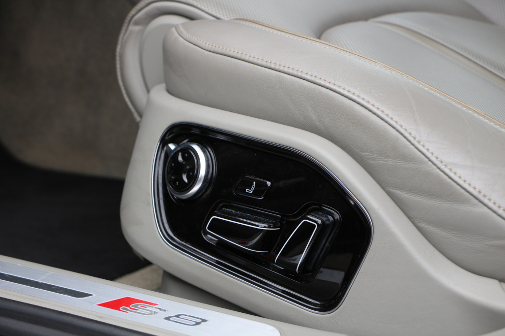 Audi S8