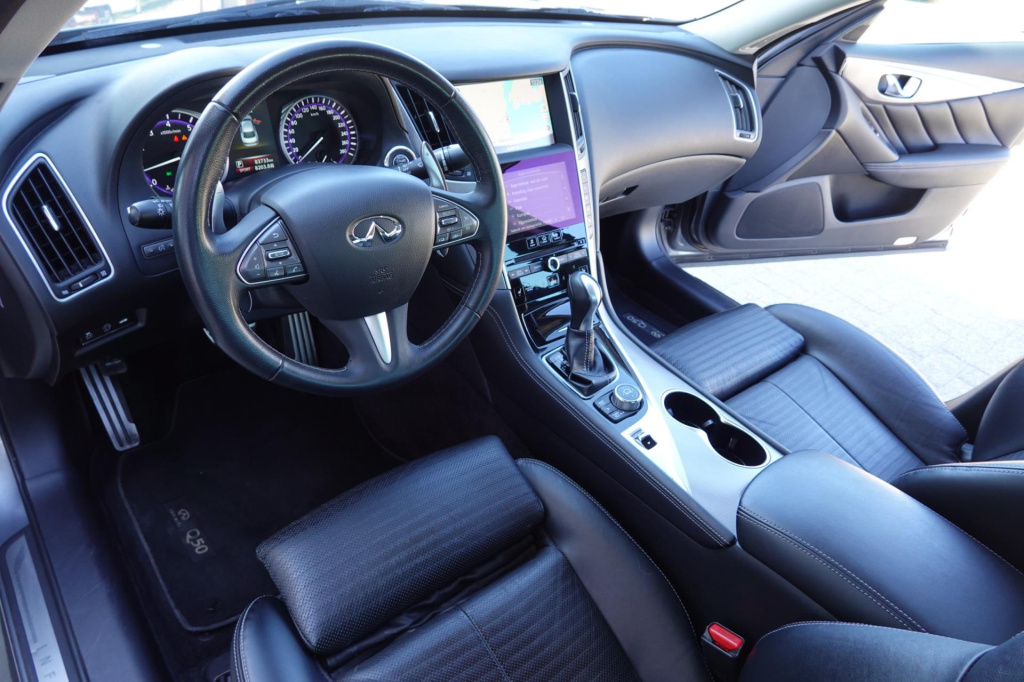 Infiniti Q
