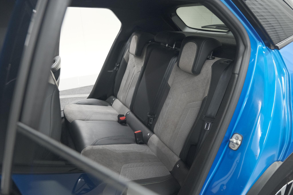 Peugeot E-2008
