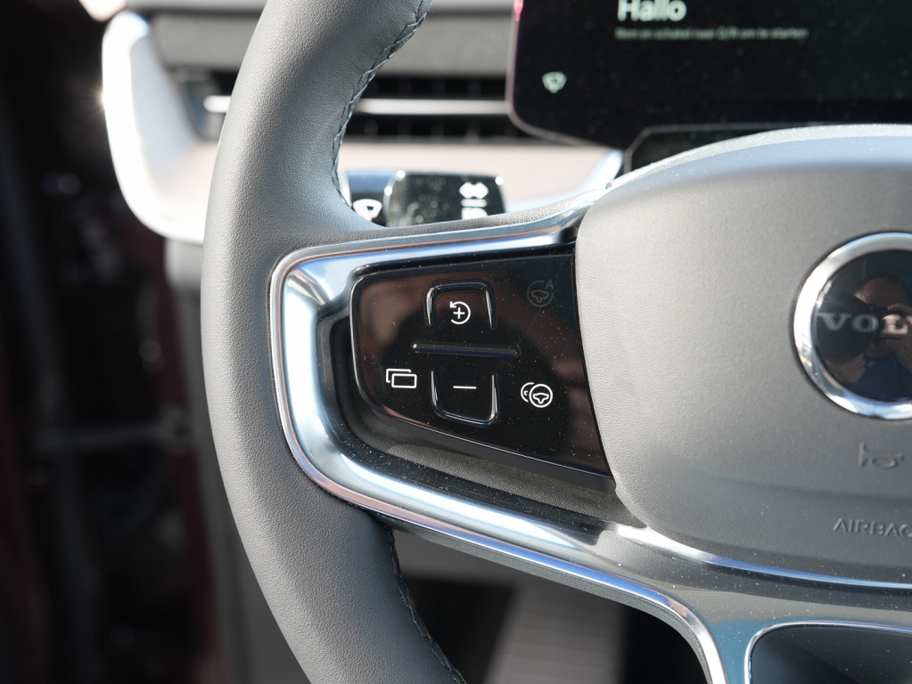 Volvo Ex90