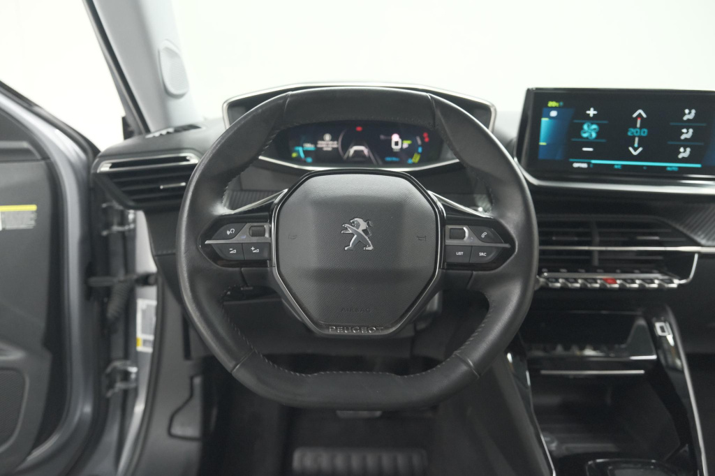 Peugeot E-2008