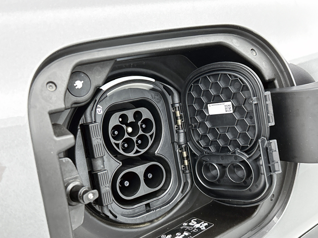 Mercedes-Benz Eqb