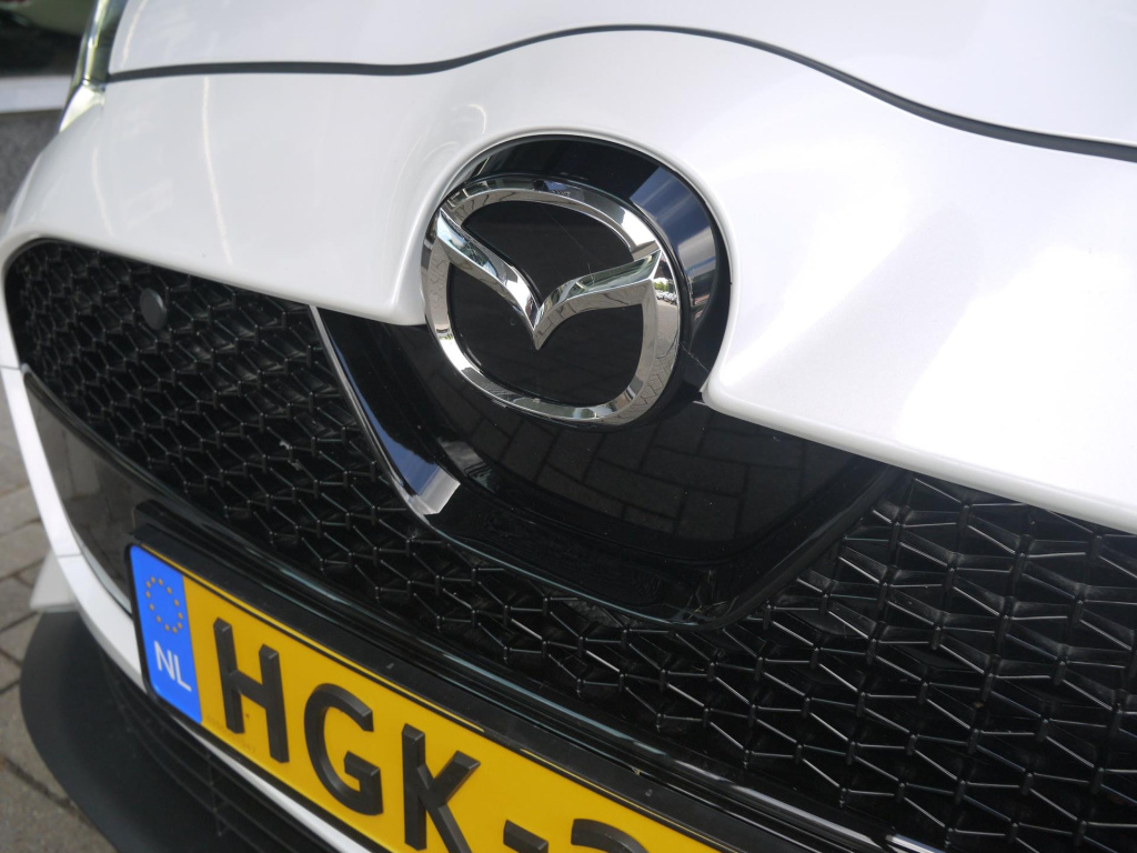 Mazda 2 Hybrid