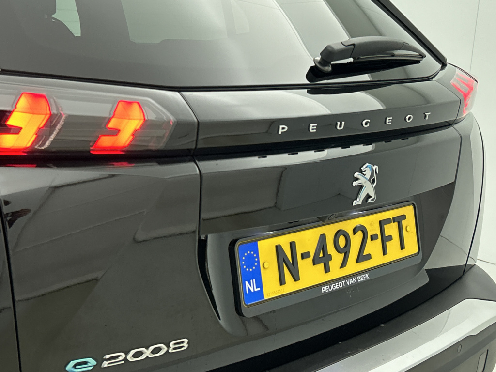 Peugeot E-2008