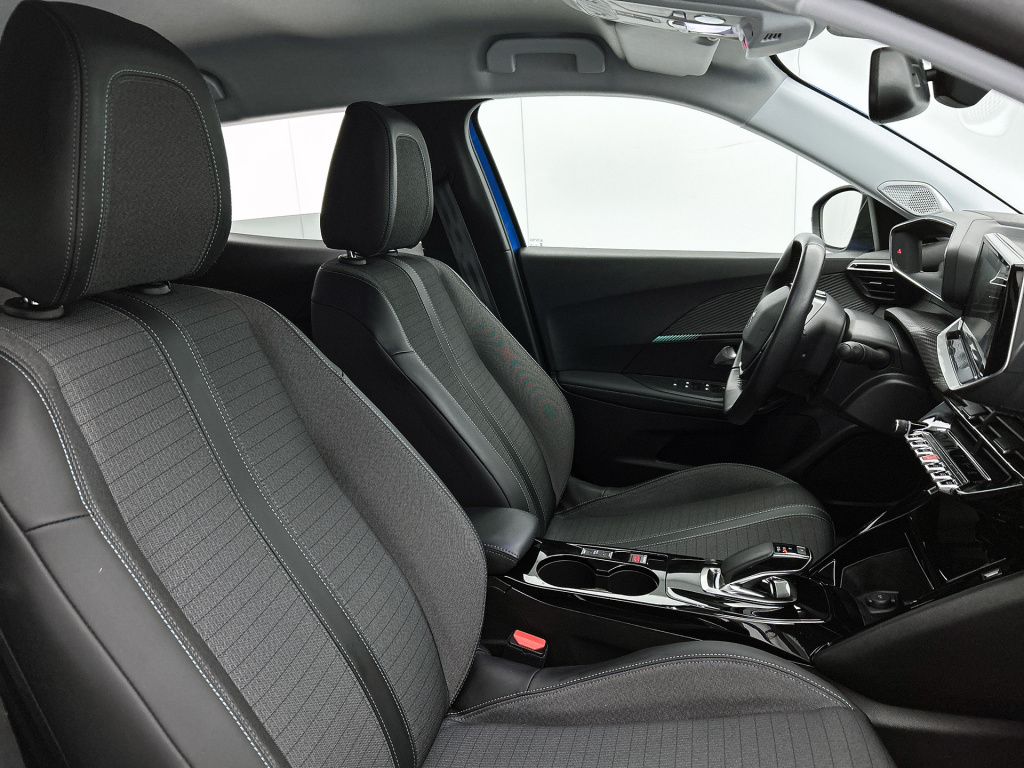 Peugeot E-2008