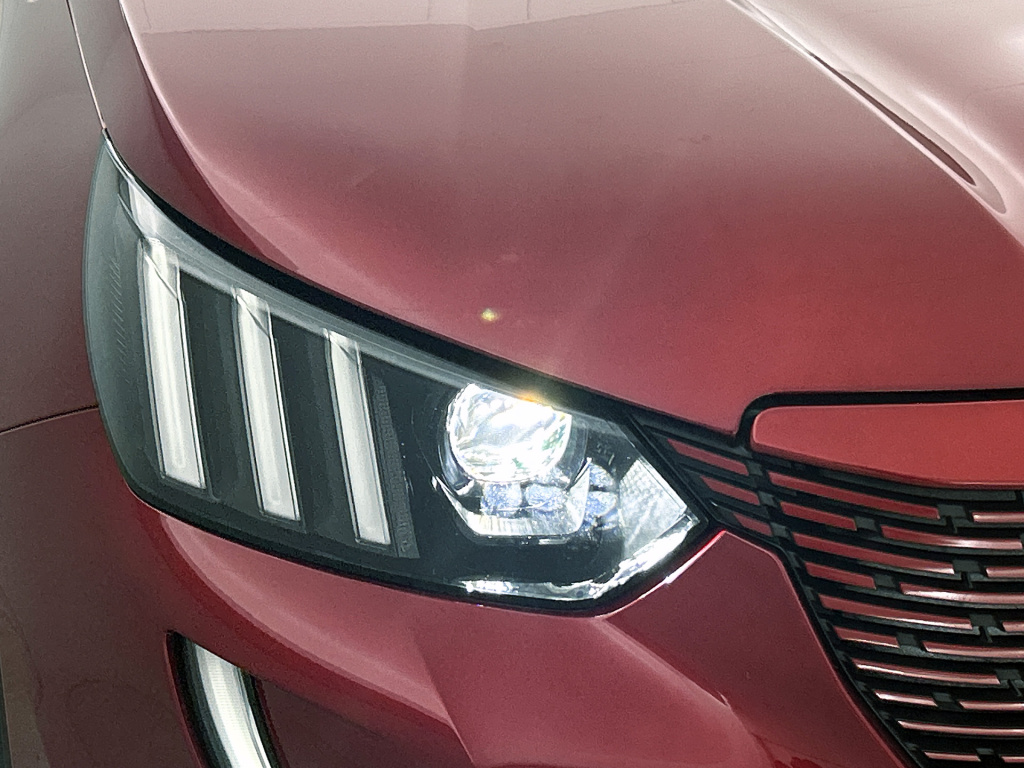 Peugeot E-2008