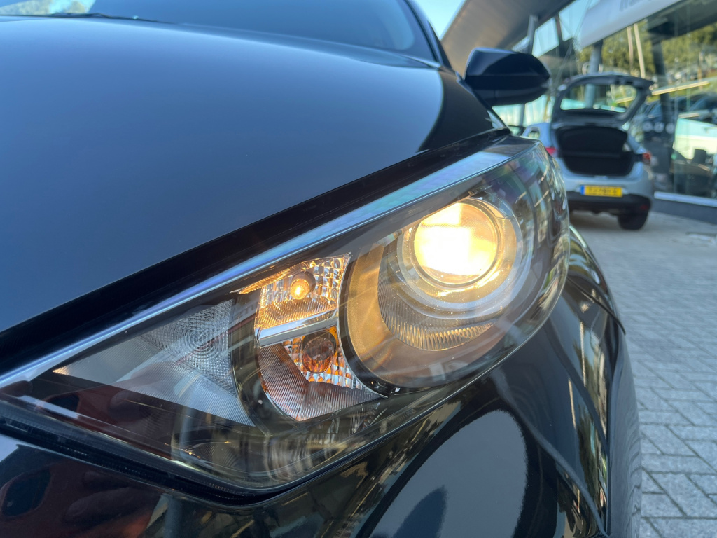 Mazda 2 Hybrid