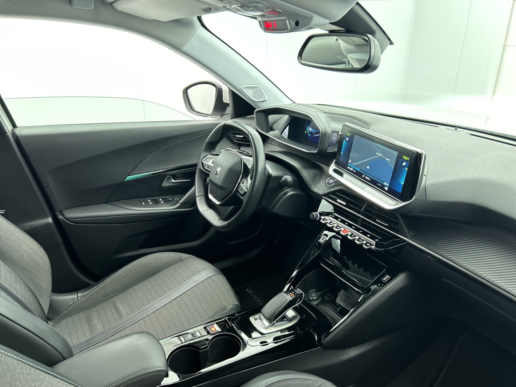 Peugeot E-2008