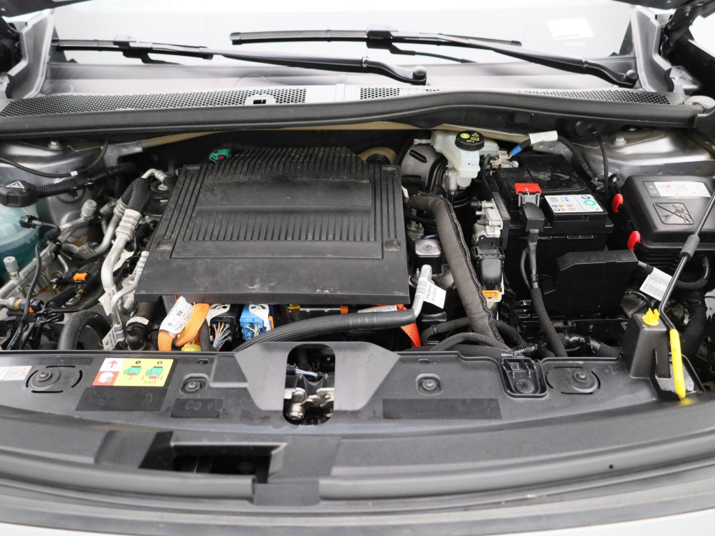 Peugeot E-2008