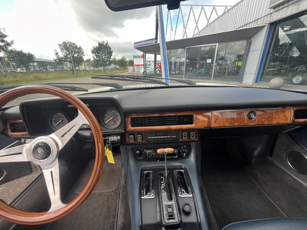 Jaguar Xj