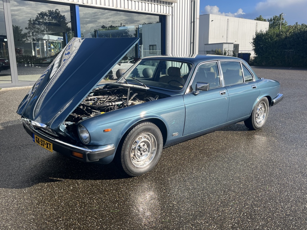 Jaguar Xj