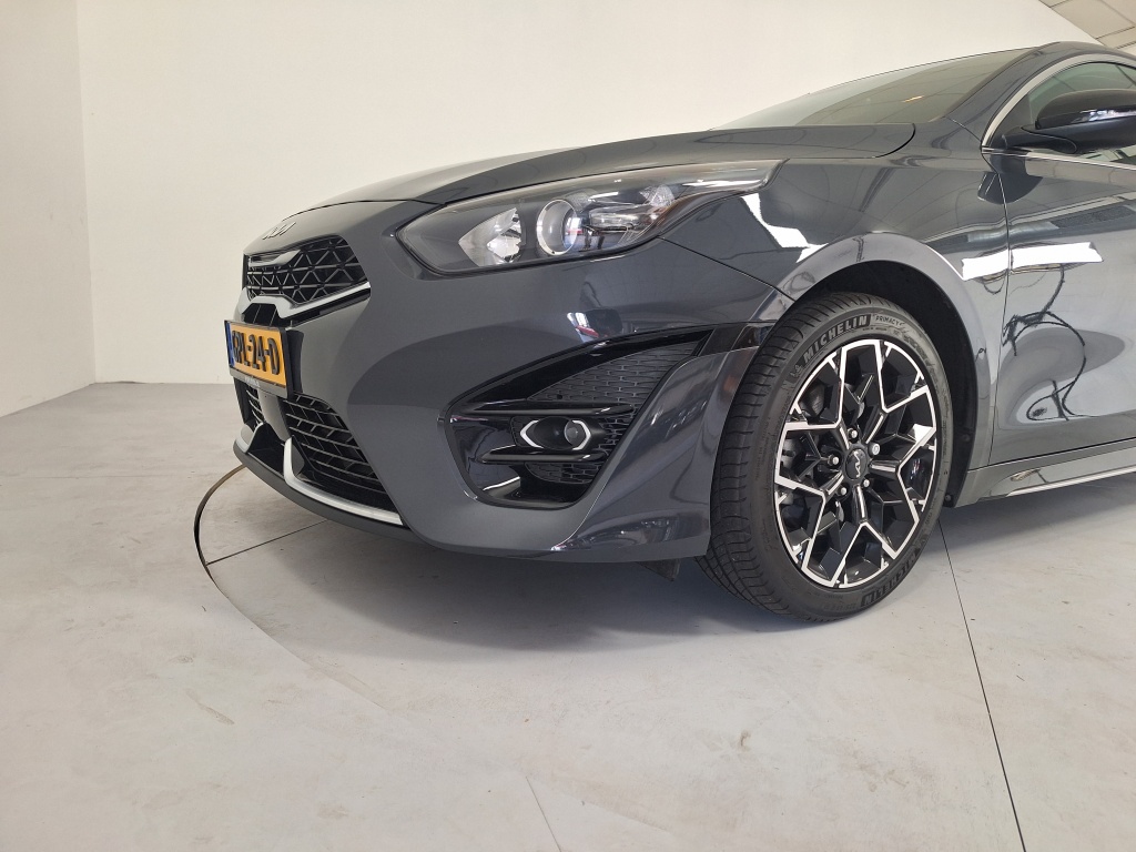 Kia Proceed