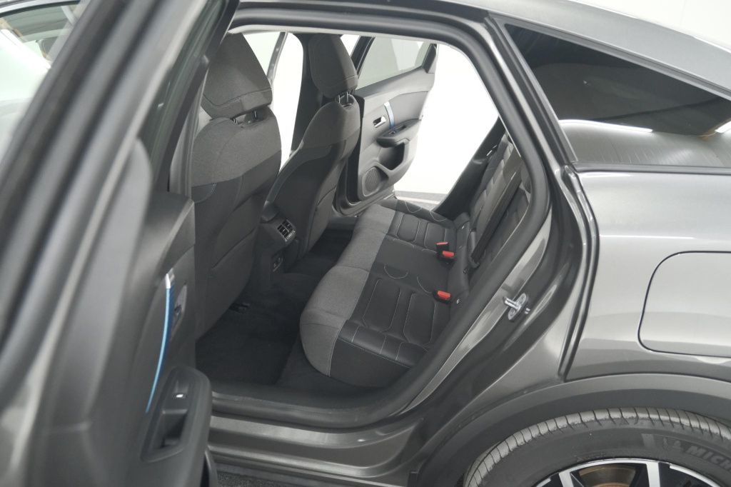 Citroen Ë-c4