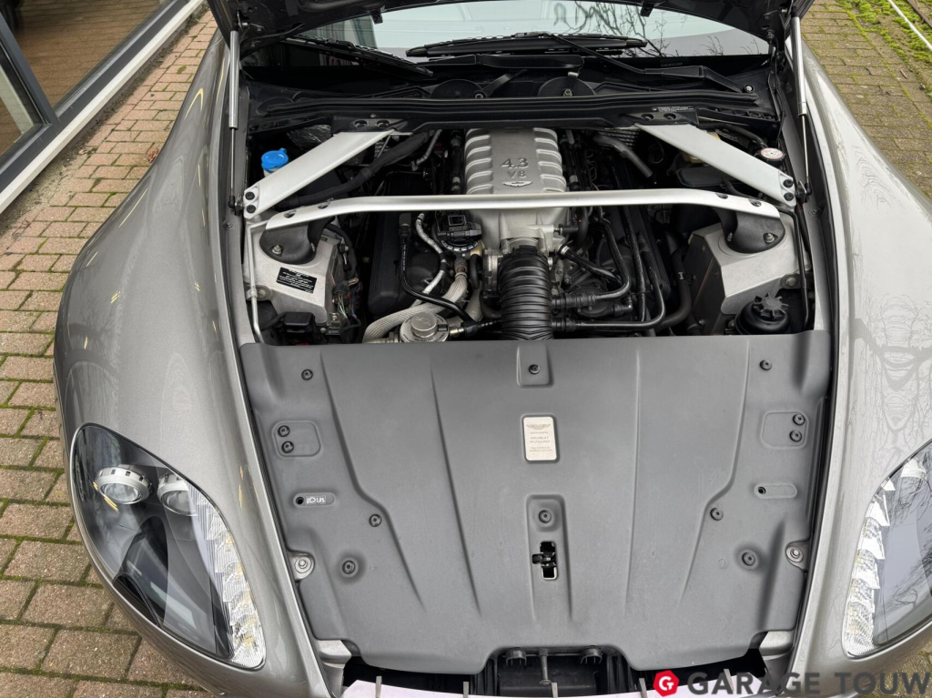 Aston Martin V8 Vantage