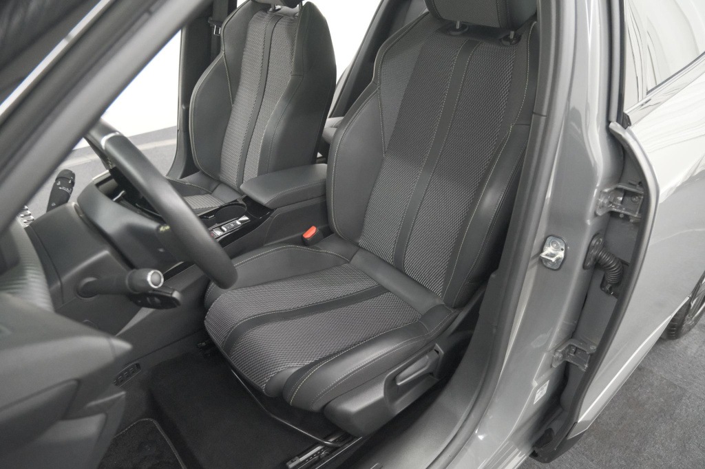 Peugeot E-2008
