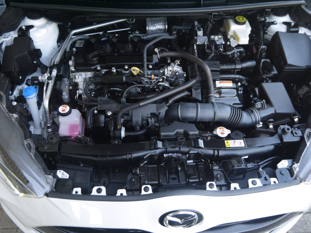 Mazda 2 Hybrid