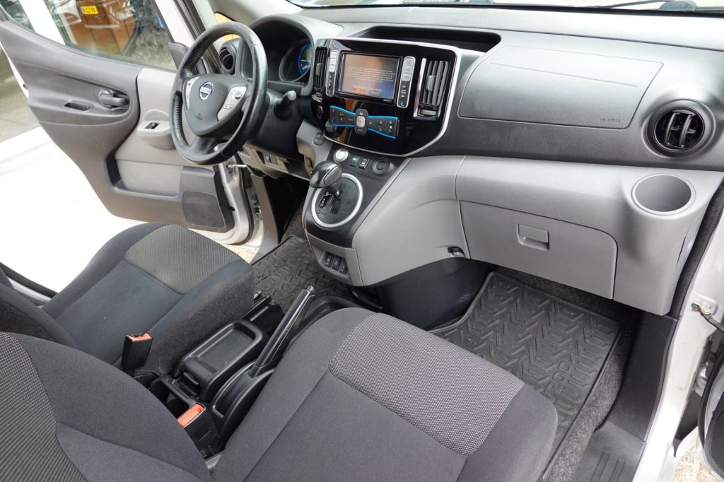 Nissan E-nv200