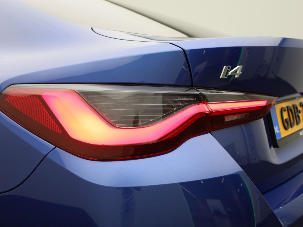 BMW I4