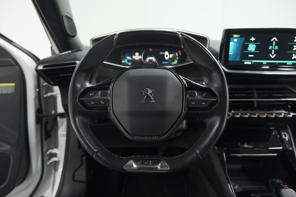 Peugeot E-2008