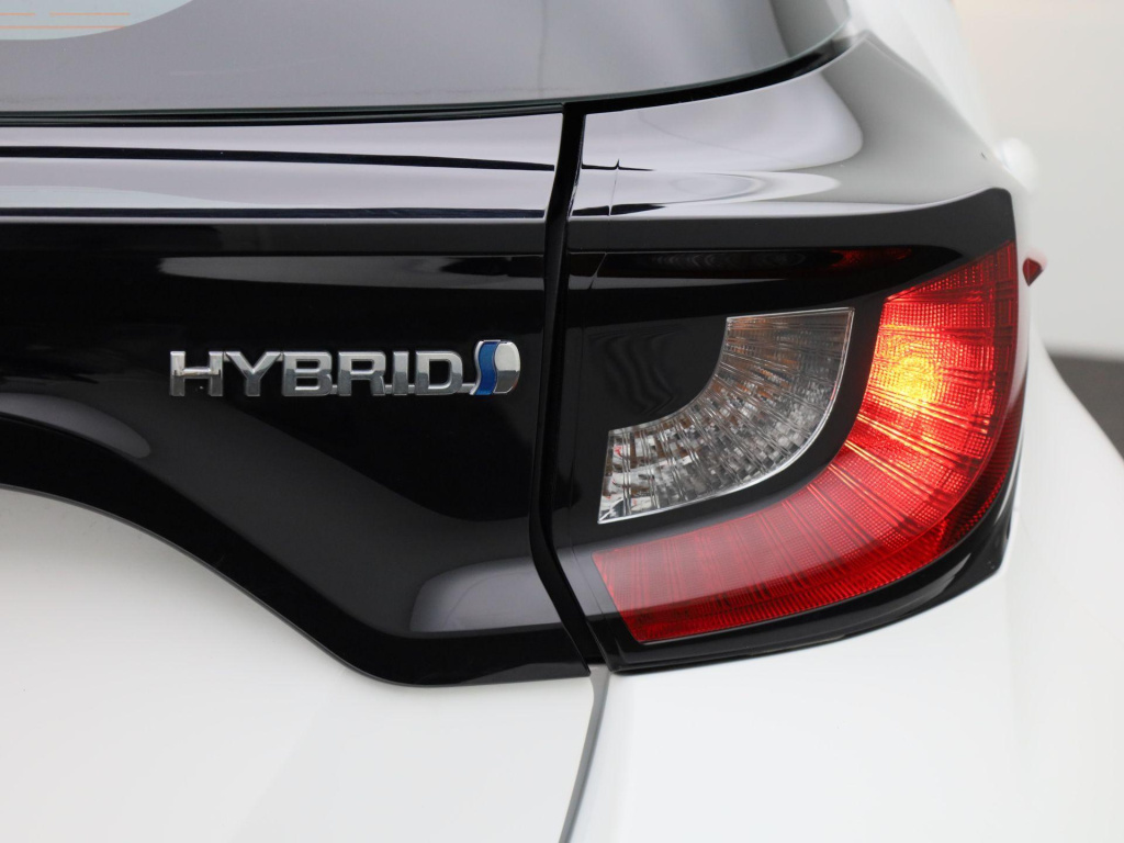 Mazda 2 Hybrid