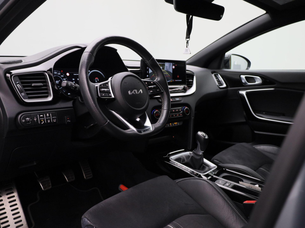 Kia Proceed