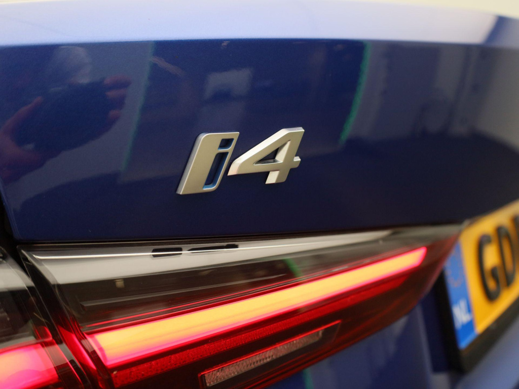 BMW I4