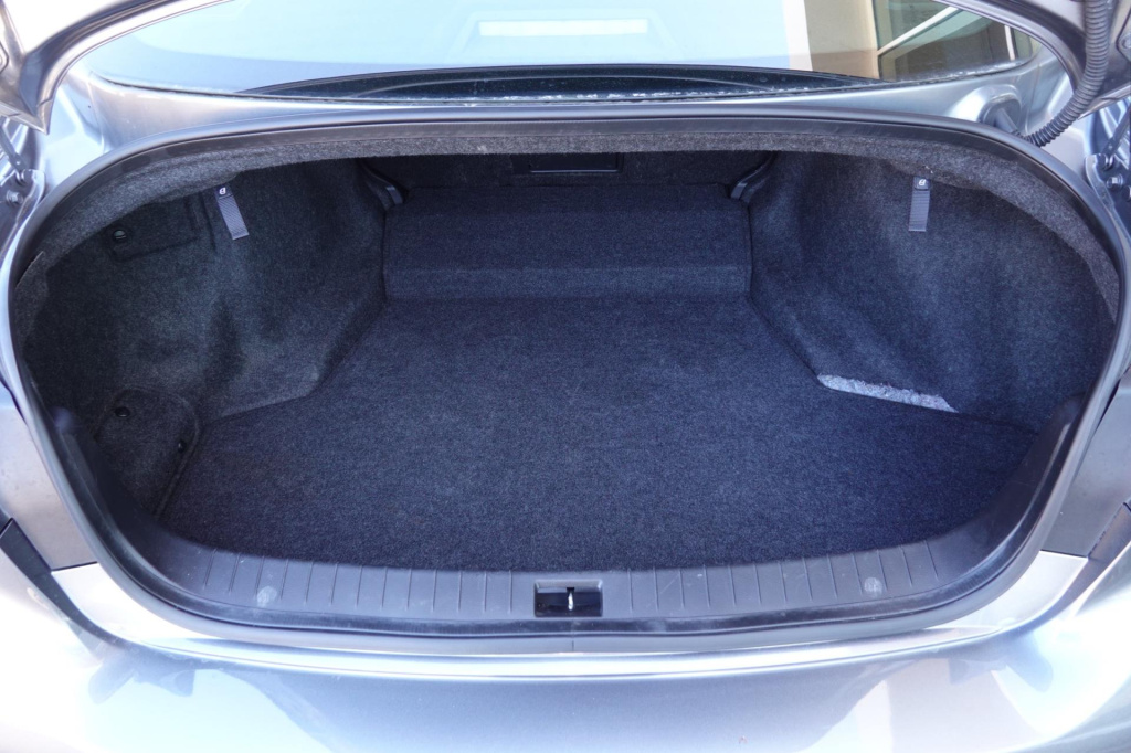 Infiniti Q