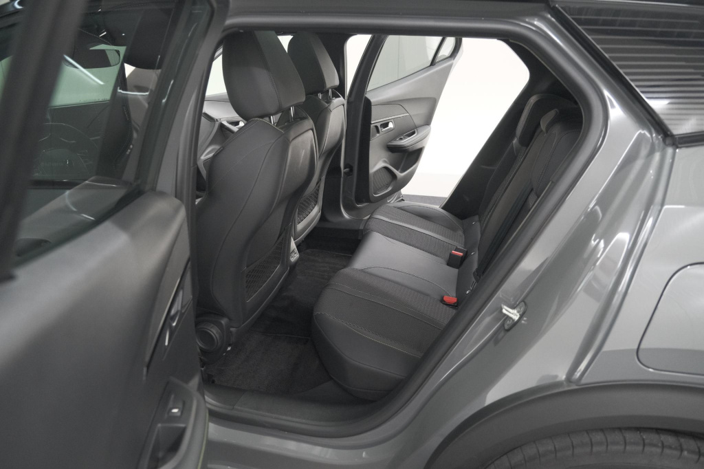 Peugeot E-2008