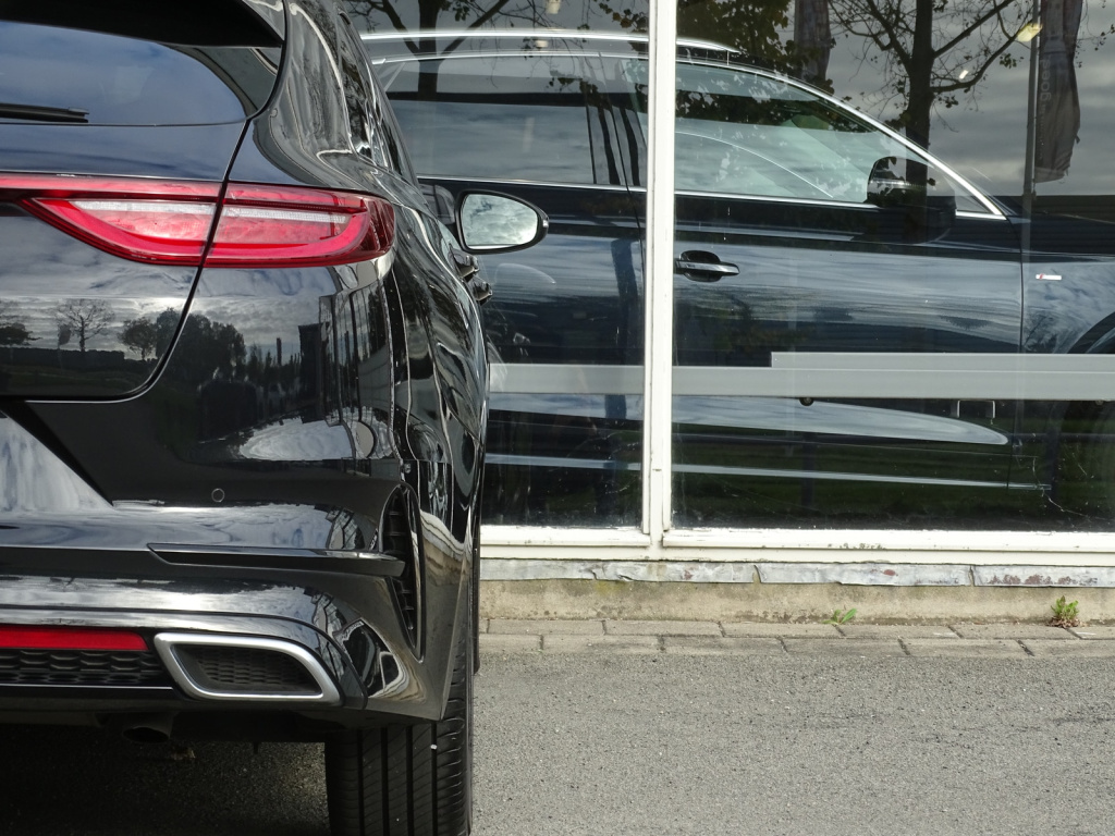 Kia Proceed