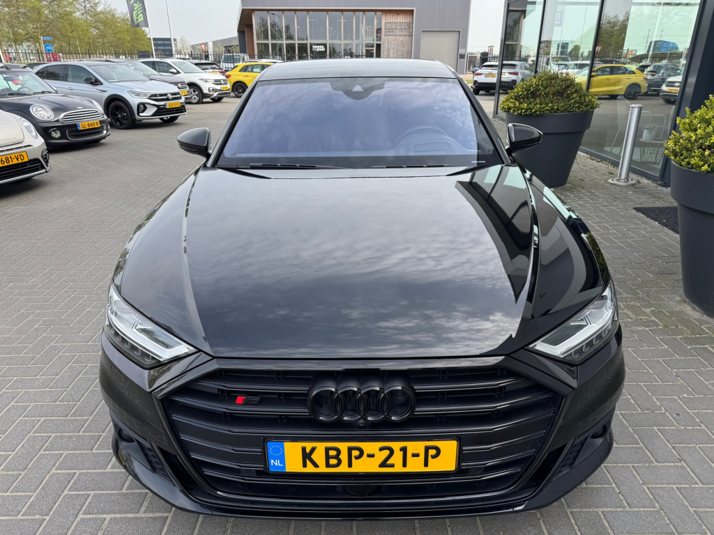 Audi S8