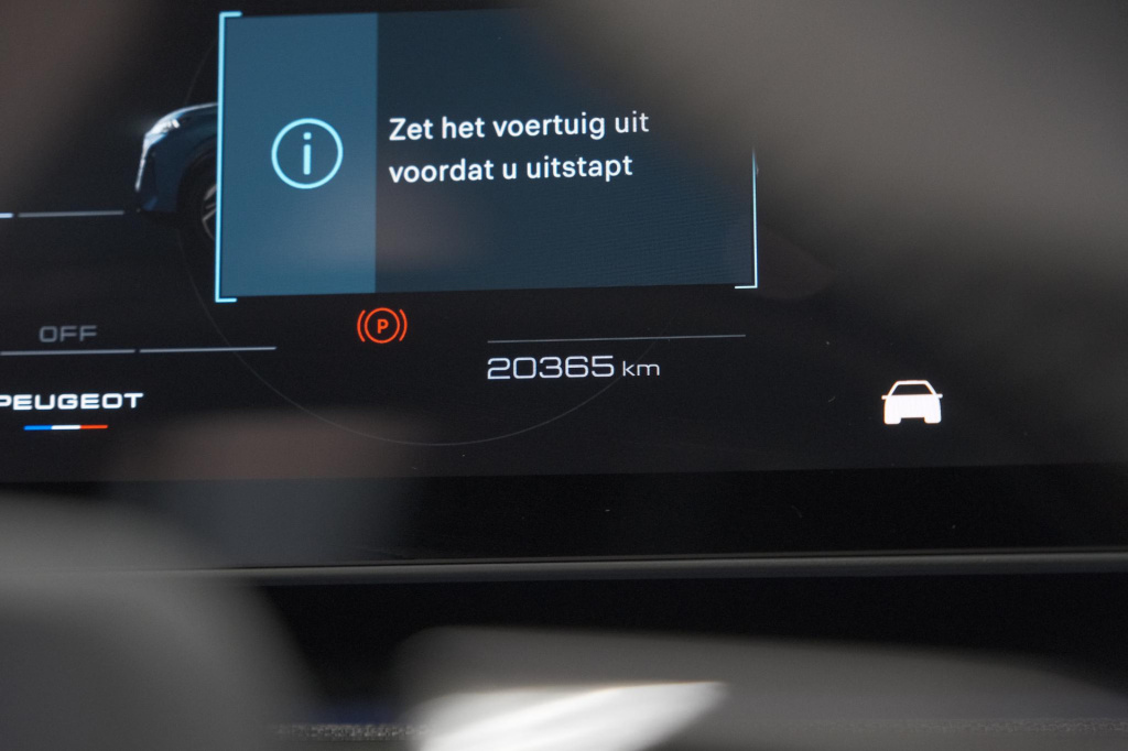 Peugeot E-3008