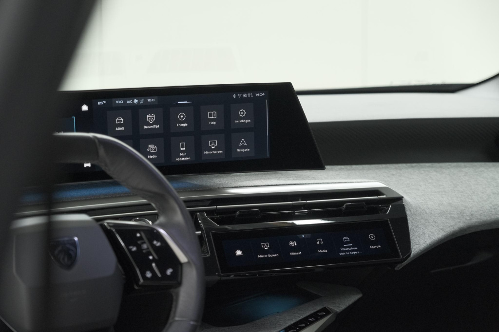 Peugeot E-5008