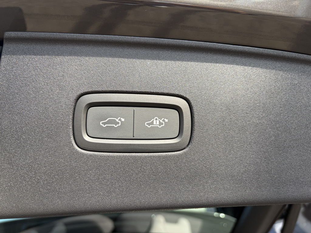 Volvo Ex90