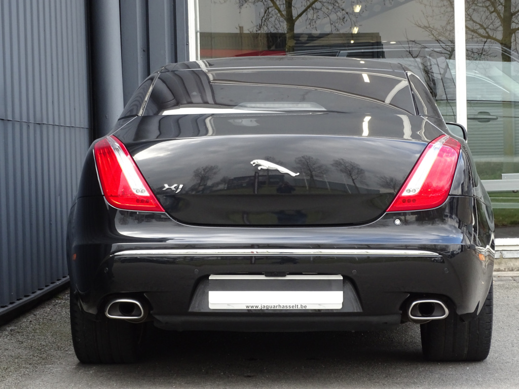 Jaguar Xj