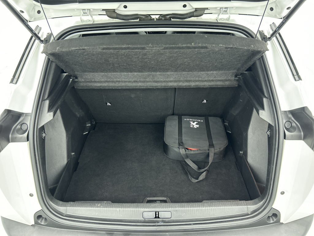 Peugeot E-2008