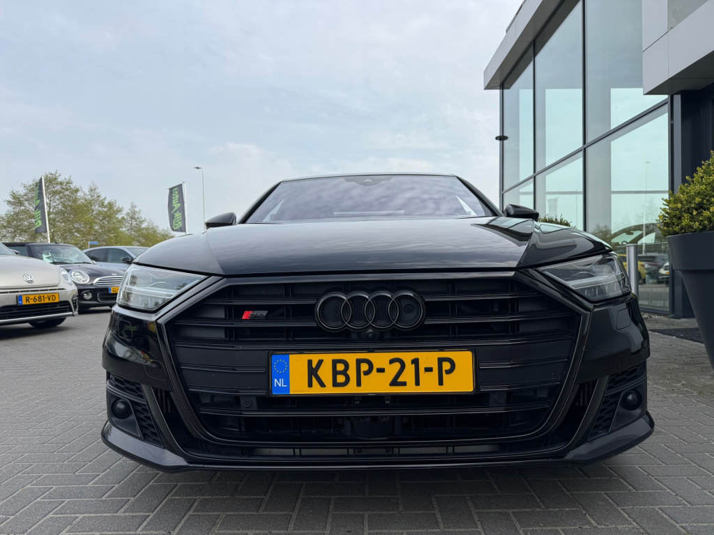 Audi S8