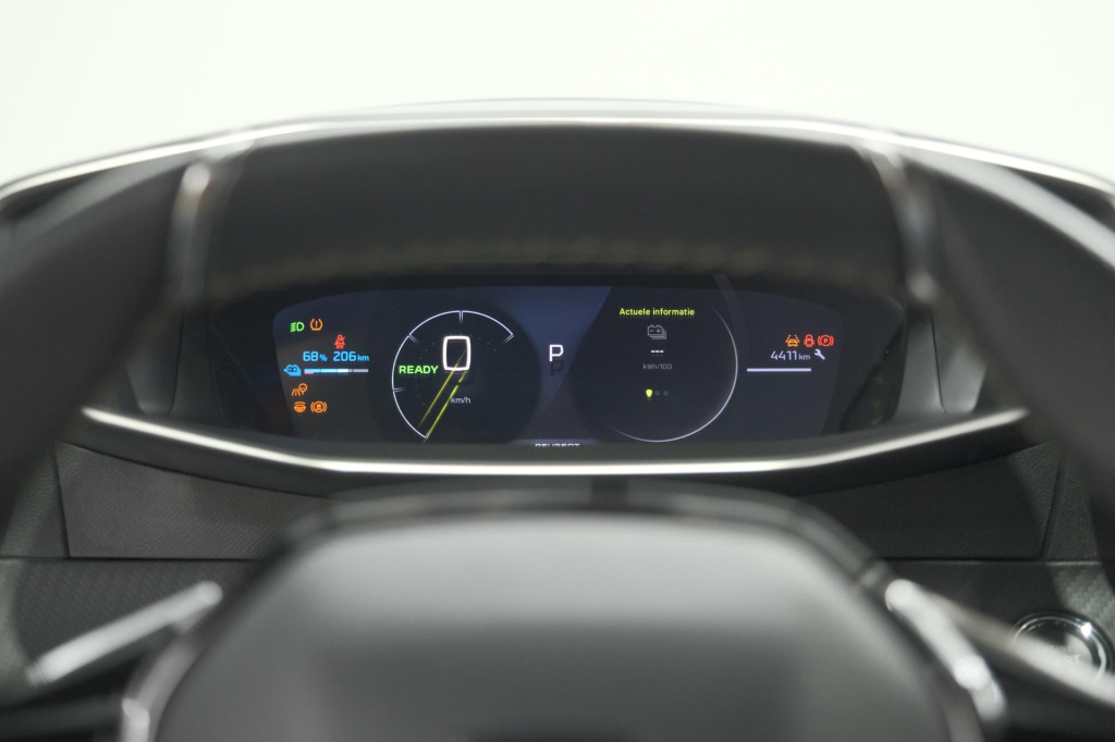 Peugeot E-2008