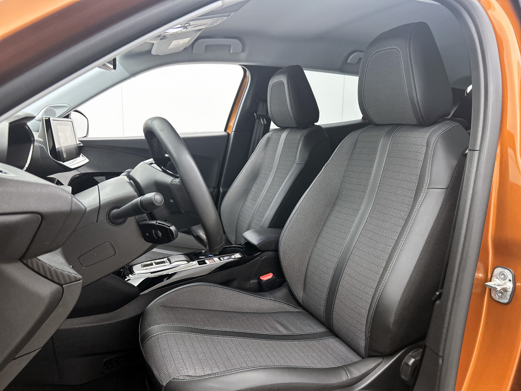 Peugeot E-2008