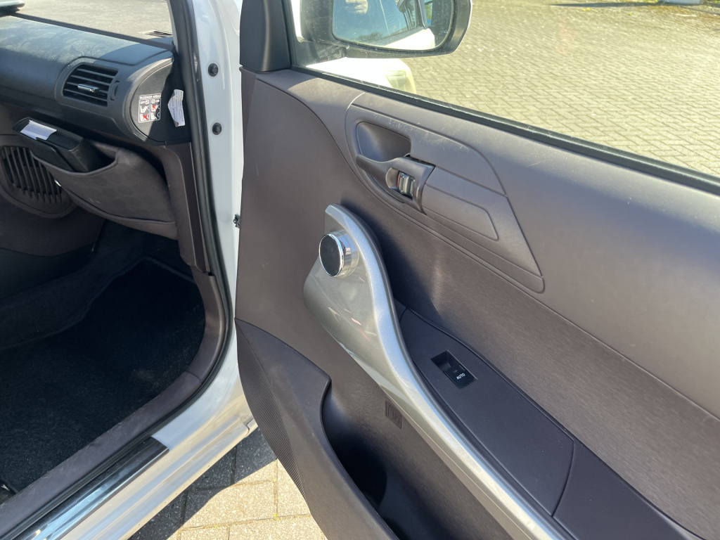 Toyota Iq