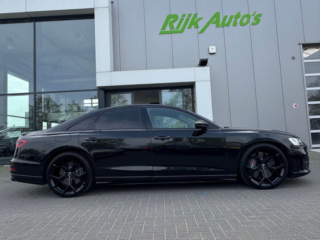 Audi S8
