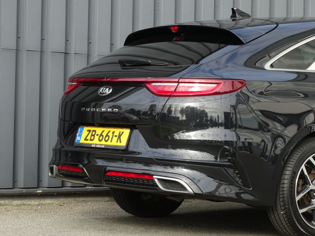 Kia Proceed