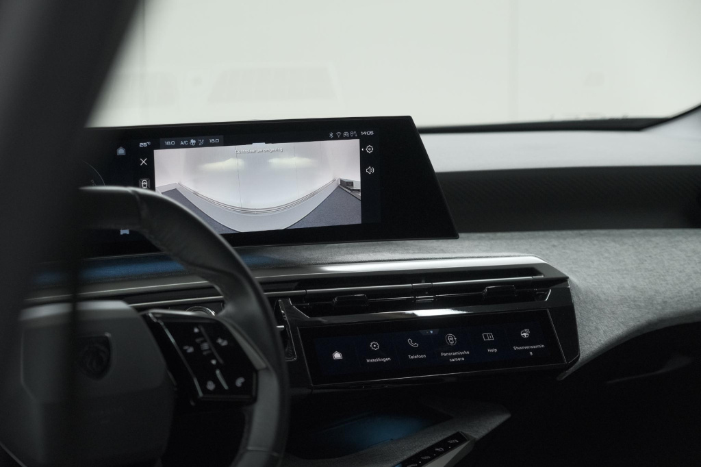 Peugeot E-5008