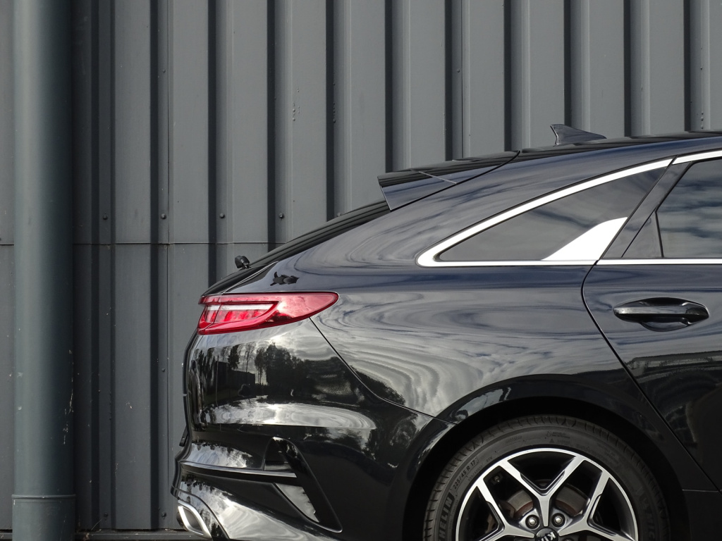 Kia Proceed